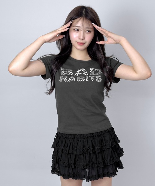 FOLLOWIN（フォロウィン）の「BAD HABITS ロゴコンパクトTシャツ（Tシャツ/カットソー・レディース・チャコールグレー/ホワイト/ブラック・FREE）」の22枚目の写真