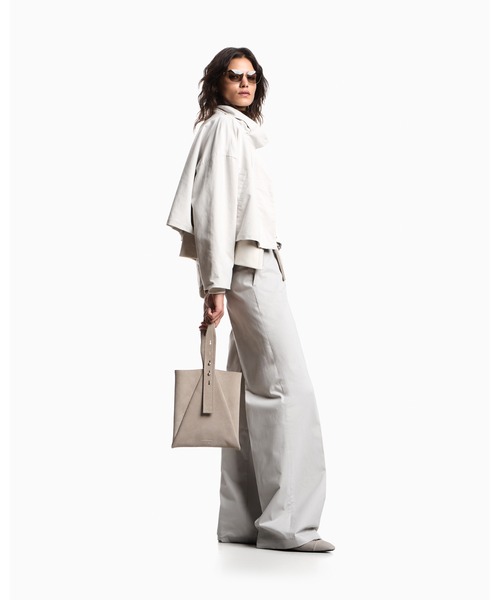 EMPORIO ARMANI(エンポリオアルマーニ)の「【エンポリオ アルマーニ】裏地付き ブラッシュドテクノコットン ブルゾン(ブルゾン・レディース・サンドグレー・42/40/38)」の1枚目の写真