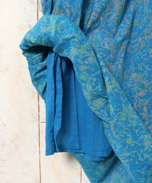 Bleu Bleuet(ブルーブルーエ)の「袖なし総柄ワンピース(ワンピース・レディース・ブルー/グリーン・FREE)」の12枚目の写真