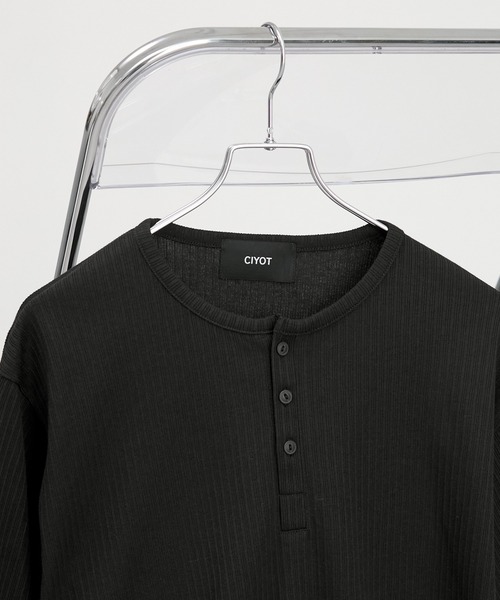 CIYOT（シヨウト）の「【CIYOT】テレコリブ コンパクトフィット ヘンリーネック長袖Tシャツ（Tシャツ/カットソー・メンズ・ブラック/チャコール/ダークブラウン/ホワイト/レッド・S/M/L）」の7枚目の写真