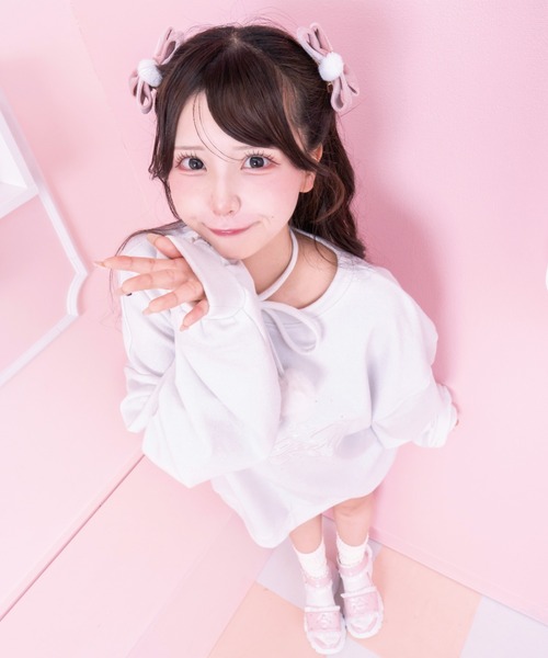 LAFARY（ラファリー）の「ロゴベロアミニリボン（バレッタ/ヘアクリップ・レディース・ベージュ/ブラック/ピンク/アイボリー/ホワイト・FREE）」の7枚目の写真