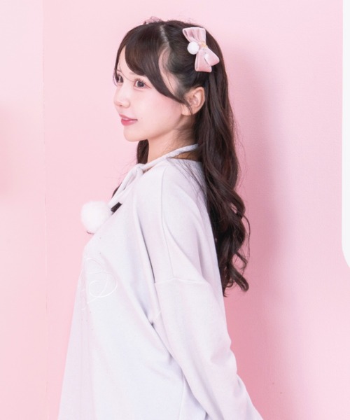 LAFARY（ラファリー）の「ロゴベロアミニリボン（バレッタ/ヘアクリップ・レディース・ベージュ/ブラック/ピンク/アイボリー/ホワイト・FREE）」の9枚目の写真