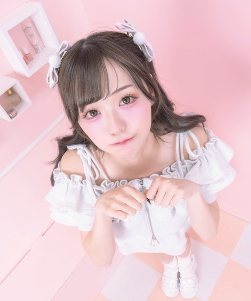 LAFARY（ラファリー）の「ロゴベロアミニリボン（バレッタ/ヘアクリップ・レディース・ベージュ/ブラック/ピンク/アイボリー/ホワイト・FREE）」の13枚目の写真
