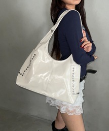 サイドスタッズポケットワンハンドルショルダーバッグ
