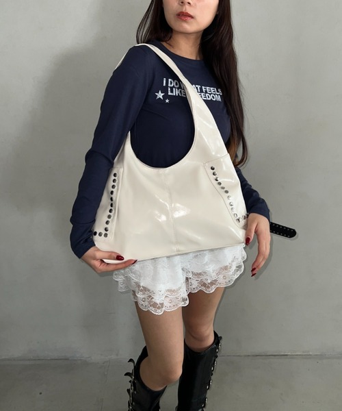 Bamm(バム)の「サイドスタッズポケットワンハンドルショルダーバッグ(ショルダーバッグ・レディース・ブラウン/ブラック/アイボリー・FREE)」の6枚目の写真