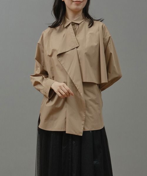Nunc.（ヌンク）の「アシンメトリードレープシャツ（シャツ/ブラウス・レディース・オフホワイト/ブラウン系その他/ベージュ/ブルー系その他/ブルー・FREE）」の4枚目の写真