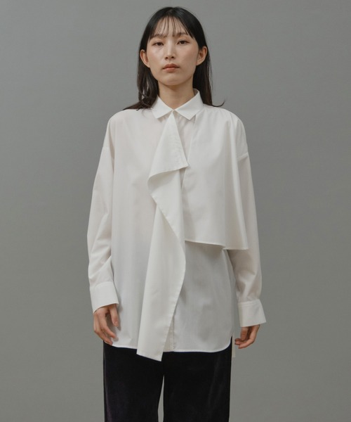 Nunc.（ヌンク）の「アシンメトリードレープシャツ（シャツ/ブラウス・レディース・オフホワイト/ブラウン系その他/ベージュ/ブルー系その他/ブルー・FREE）」の6枚目の写真