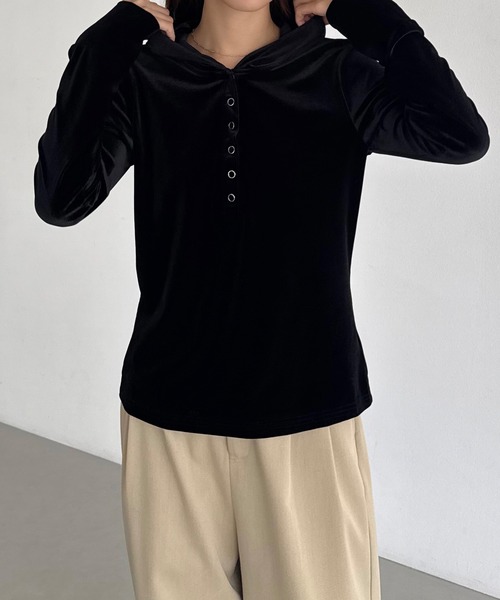 callautia（カラウティア）の「フーディーベロアカットトップス（Tシャツ/カットソー・レディース・グレイッシュベージュ/ブラウン/ブラック・MEDIUM/SMALL/LARGE）」の4枚目の写真