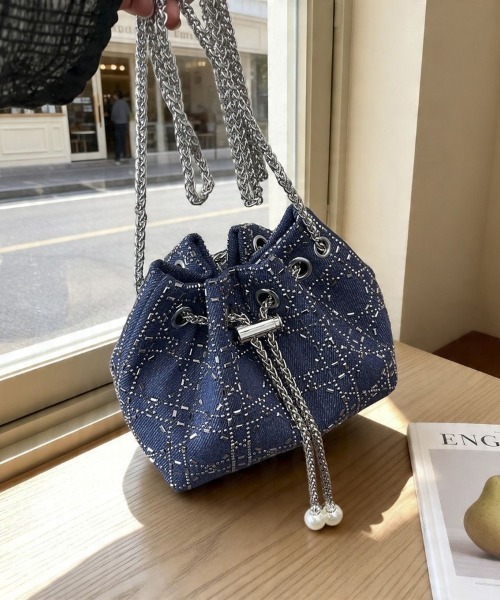Beststore(ベストストア)の「【キラキラビジュー】デニム 巾着 チェーンショルダーバッグ パールチャーム付き(ショルダーバッグ・レディース・インディゴブルー/ライトブルー/ブラック・FREE)」の8枚目の写真