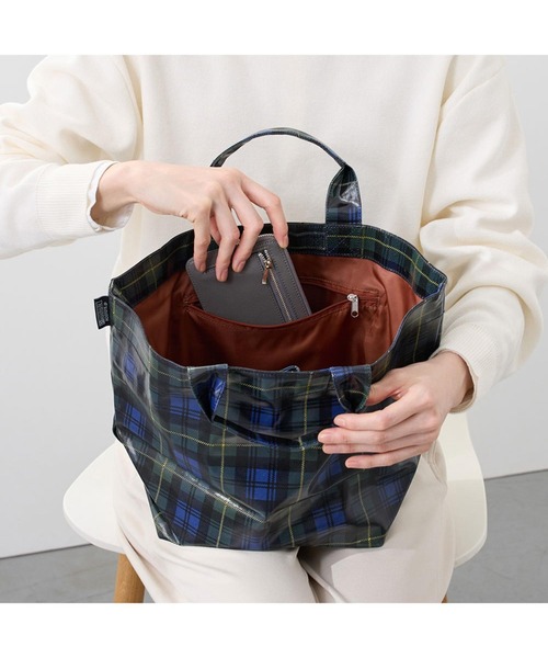 ROOTOTE(ルートート)の「ルートート / チェック柄 舟形トートバッグ ラミネート 撥水 雨の日 ランチバッグ EU.デリ.ラミネート-Z(トートバッグ・レディース・グリーン/ブラック・FREE)」の8枚目の写真