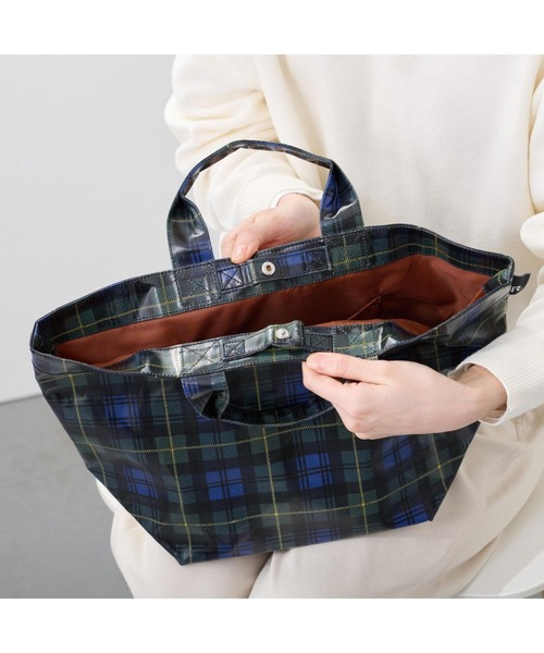 ROOTOTE(ルートート)の「ルートート / チェック柄 舟形トートバッグ ラミネート 撥水 雨の日 ランチバッグ EU.デリ.ラミネート-Z(トートバッグ・レディース・グリーン/ブラック・FREE)」の9枚目の写真