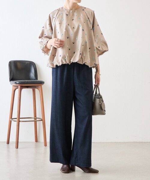 BEARDSLEY(ビアズリー)の「《ZOZO先行予約開始》フェザー刺繍バルーンブラウス(シャツ/ブラウス・レディース・ネイビー/ベージュ・FREE)」の3枚目の写真