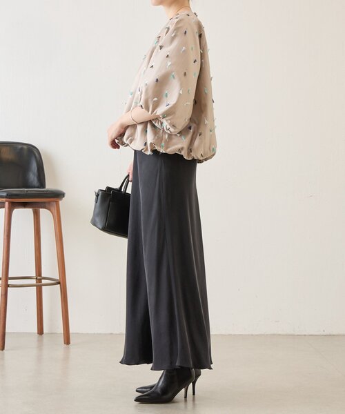 BEARDSLEY(ビアズリー)の「《ZOZO先行予約開始》フェザー刺繍バルーンブラウス(シャツ/ブラウス・レディース・ネイビー/ベージュ・FREE)」の11枚目の写真