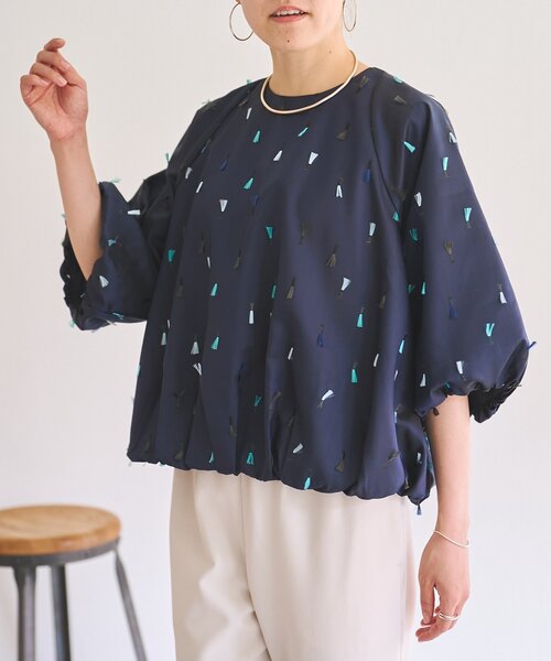 BEARDSLEY(ビアズリー)の「《ZOZO先行予約開始》フェザー刺繍バルーンブラウス(シャツ/ブラウス・レディース・ネイビー/ベージュ・FREE)」の13枚目の写真