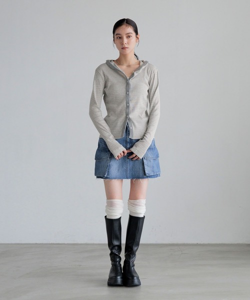 LOWRYS FARM(ローリーズファーム)の「CONE/カーゴミニスカート 1047091(デニムスカート・レディース・ブラック/ブルー・MEDIUM/LARGE)」の3枚目の写真