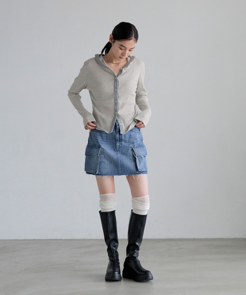 LOWRYS FARM(ローリーズファーム)の「CONE/カーゴミニスカート 1047091(デニムスカート・レディース・ブラック/ブルー・MEDIUM/LARGE)」の4枚目の写真