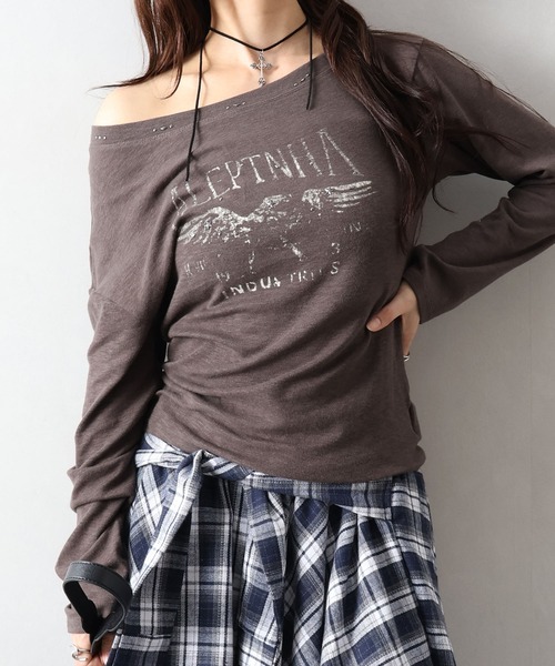 SpRay(スプレイ)の「イーグルスタッズオフショルダートップス(Tシャツ/カットソー・レディース・オフホワイト/ブラウン/チャコールグレー/ベージュ・FREE)」の3枚目の写真