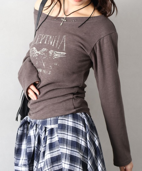 SpRay(スプレイ)の「イーグルスタッズオフショルダートップス(Tシャツ/カットソー・レディース・オフホワイト/ブラウン/チャコールグレー/ベージュ・FREE)」の12枚目の写真
