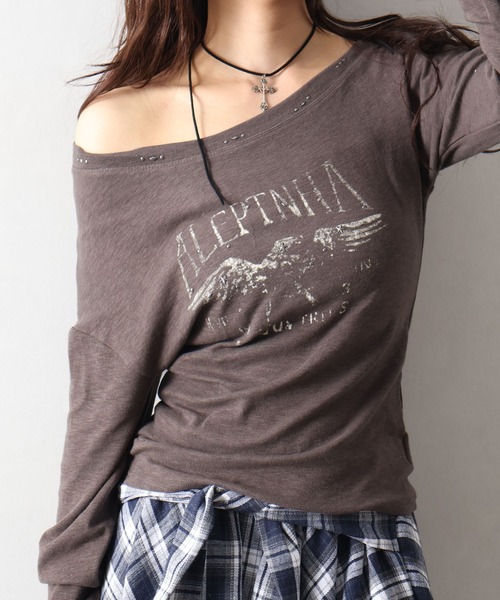SpRay(スプレイ)の「イーグルスタッズオフショルダートップス(Tシャツ/カットソー・レディース・オフホワイト/ブラウン/チャコールグレー/ベージュ・FREE)」の17枚目の写真