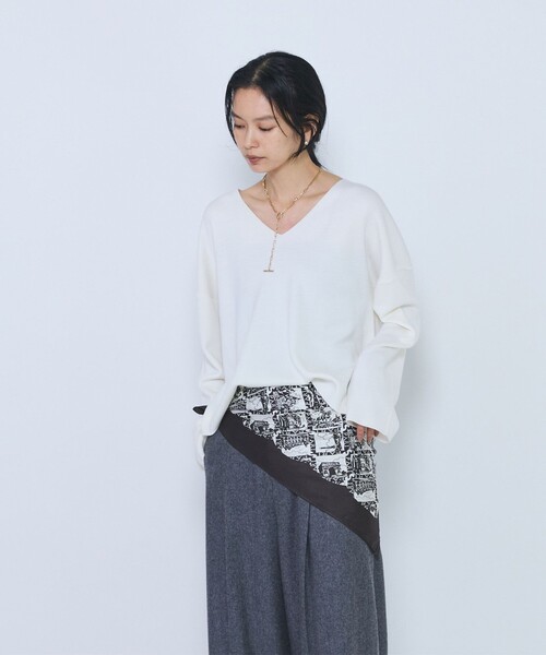 1er Arrondissement(プルミエアロンディスモン)の「ウールスムースVネックプルオーバー(ニット/セーター・レディース・ブラウン/オフホワイト/グレー/レッド・FREE)」の1枚目の写真