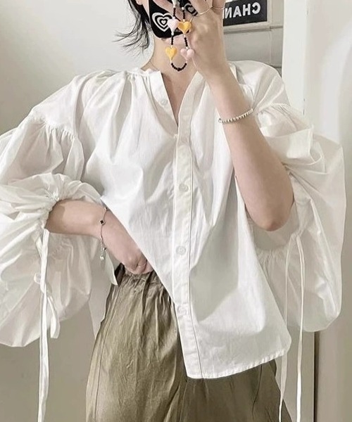 ｔｏｌｅｎｅ（トレネ）の「立体的なシルエットで魅せる。ボリュームスリーブ ドロストリボンシャツブラウス（シャツ/ブラウス・レディース・ライトブルー/ホワイト・FREE）」の4枚目の写真