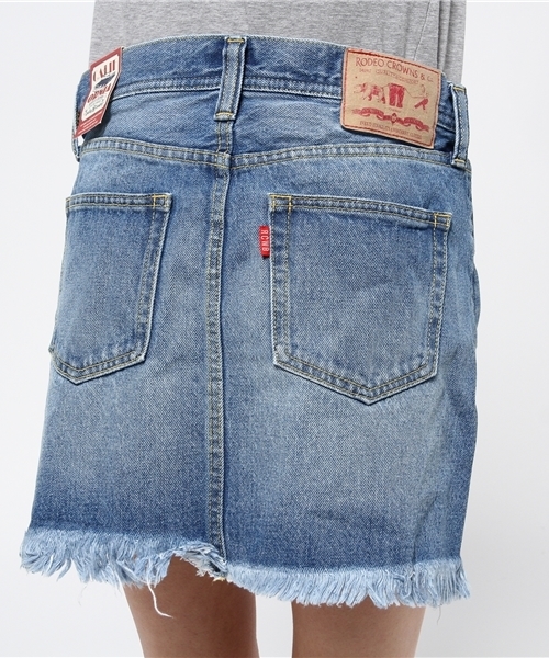 RODEO CROWNS WIDE BOWL（ロデオクラウンズワイドボウル）の「USED WASH ミニスカート（デニムスカート・レディース・ブルー・SMALL/MEDIUM/X-SMALL）」の12枚目の写真