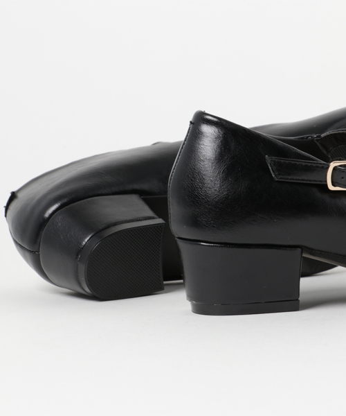 byあしながおじさん（バイアシナガオジサン）の「〈byあしながおじさん〉　ストラップパンプス（パンプス・レディース・ワイン/ブラック系その他/ベージュ/ブラック/クリアブラック/レッド/アッシュ/ワインレッド/クリアレッド/ライトベージュ/グリーン・24.0cm/22.5cm/24.5cm/23.5cm/23.0cm）」の14枚目の写真