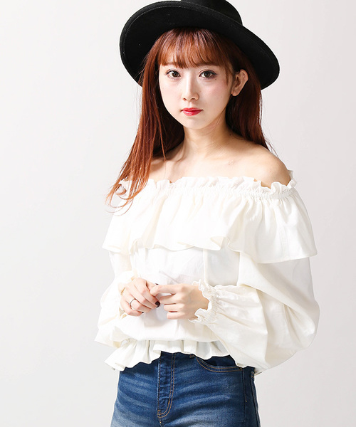 WEGO（ウィゴー）の「WEGO/フリルオフショルブラウス（シャツ/ブラウス・レディース・ブラック/オフホワイト/ダークグリーン/パープル・LARGE/MEDIUM）」の2枚目の写真