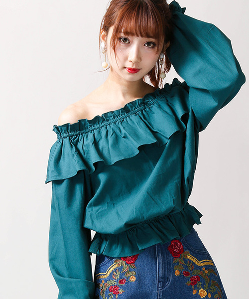 WEGO（ウィゴー）の「WEGO/フリルオフショルブラウス（シャツ/ブラウス・レディース・ブラック/オフホワイト/ダークグリーン/パープル・LARGE/MEDIUM）」の4枚目の写真