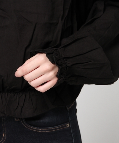 WEGO（ウィゴー）の「WEGO/フリルオフショルブラウス（シャツ/ブラウス・レディース・ブラック/オフホワイト/ダークグリーン/パープル・LARGE/MEDIUM）」の9枚目の写真