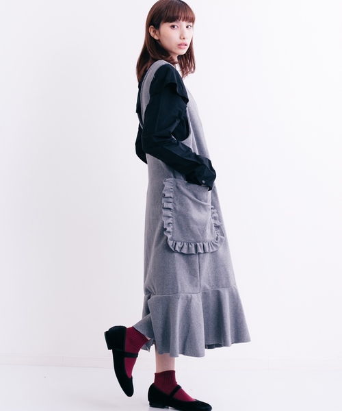 MERLOT（メルロー）の「フリルビッグポケットジャンパースカート2453（ワンピース・レディース・ブラック/ベージュ/グレー・FREE）」の3枚目の写真
