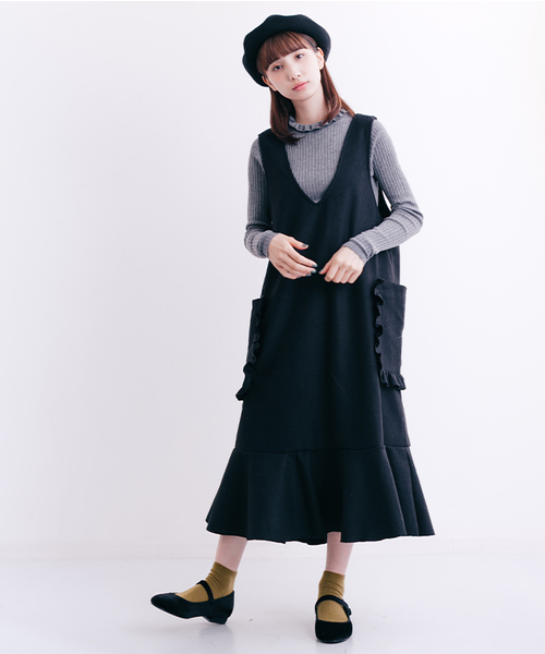 MERLOT（メルロー）の「フリルビッグポケットジャンパースカート2453（ワンピース・レディース・ブラック/ベージュ/グレー・FREE）」の15枚目の写真