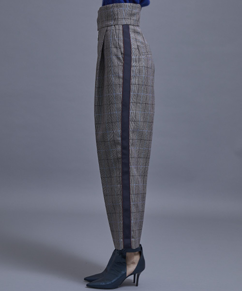 STUDIOUS(ステュディオス)の「【STUDIOUS】ハイウエストZIPサイドラインパンツ(その他パンツ・レディース・マルチ/ブラック/ベージュ・0/1)」の18枚目の写真