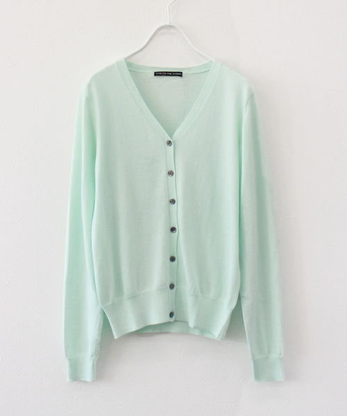 TITE IN THE STORE（ティテ　インザ　ストア）の「2WAYコットンカシミヤ混Vネックカーディガン（カーディガン/ボレロ・レディース・オフホワイト/ブラック/グリーン/ネイビー/ブルー系その他/ピンク/ライトパープル/レッド/パープル/ブルー系その他2/ベージュ・38）」の6枚目の写真