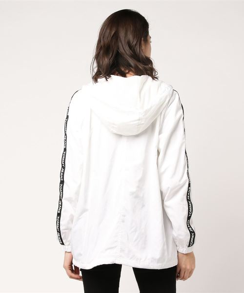 tommy jeans（トミー ジーンズ）の「ウィンドーブレーカー（ブルゾン・レディース・ホワイト/ブラック・LARGE/MEDIUM/SMALL/X-SMALL）」の4枚目の写真