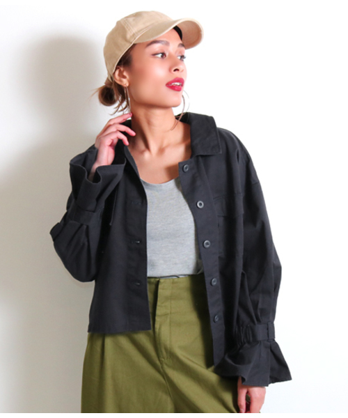 Alluge(アルージュ)の「フリルスリーブミリタリージャケット(ミリタリージャケット・レディース・ネイビー/カーキ・FREE)」の9枚目の写真