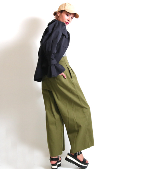 Alluge(アルージュ)の「フリルスリーブミリタリージャケット(ミリタリージャケット・レディース・ネイビー/カーキ・FREE)」の7枚目の写真