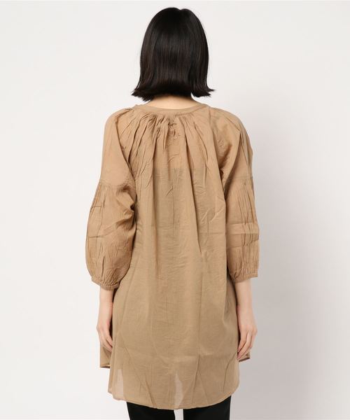 LOWRYS FARM(ローリーズファーム)の「ボイルチュニックブラウス 829980(シャツ/ブラウス・レディース・ベージュ/パープル/オフホワイト/グリーン・FREE)」の6枚目の写真