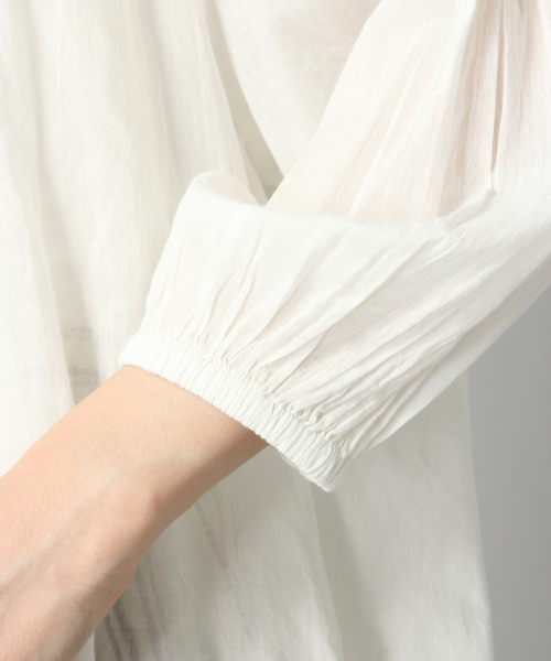 LOWRYS FARM(ローリーズファーム)の「ボイルチュニックブラウス 829980(シャツ/ブラウス・レディース・ベージュ/パープル/オフホワイト/グリーン・FREE)」の9枚目の写真