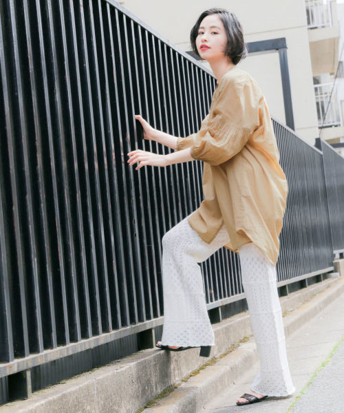 LOWRYS FARM(ローリーズファーム)の「ボイルチュニックブラウス 829980(シャツ/ブラウス・レディース・ベージュ/パープル/オフホワイト/グリーン・FREE)」の18枚目の写真