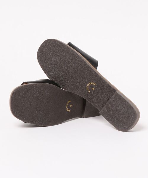 KOBE LETTUCE(コウベレタス)の「スクエアベルトフラットサンダル(サンダル・レディース・ホワイト/ブラック/イエロー/グレイッシュベージュ/パイソン/ブラウン系その他/ブラック系その他/キャメル/ブラウン系その他2・S/M/L/LL)」の11枚目の写真