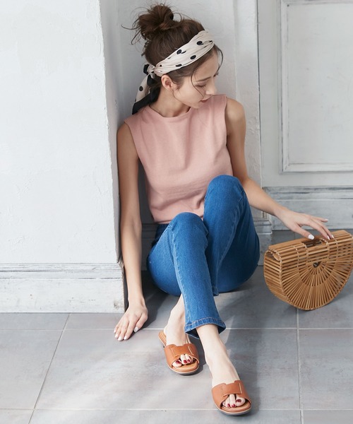 KOBE LETTUCE(コウベレタス)の「スクエアベルトフラットサンダル(サンダル・レディース・ホワイト/ブラック/イエロー/グレイッシュベージュ/パイソン/ブラウン系その他/ブラック系その他/キャメル/ブラウン系その他2・S/M/L/LL)」の13枚目の写真