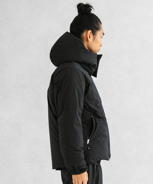 UNITED TOKYO（ユナイテッドトウキョウ）の「2wayラミネートボリュームダウン（ダウンジャケット/コート・メンズ・ブラック/カーキ/ベージュ・1/2/3）」の4枚目の写真