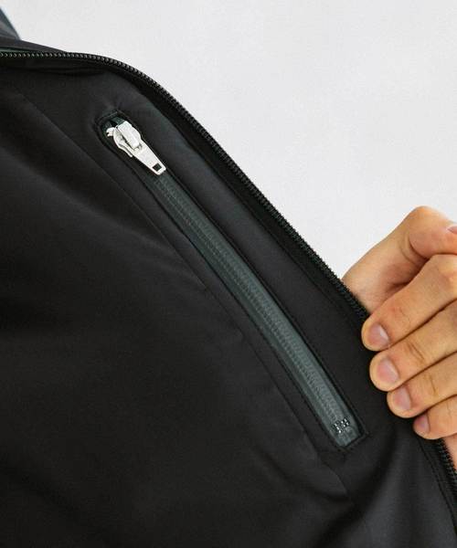 UNITED TOKYO（ユナイテッドトウキョウ）の「2wayラミネートボリュームダウン（ダウンジャケット/コート・メンズ・ブラック/カーキ/ベージュ・1/2/3）」の11枚目の写真