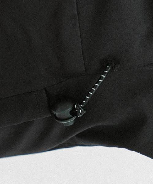 UNITED TOKYO（ユナイテッドトウキョウ）の「2wayラミネートボリュームダウン（ダウンジャケット/コート・メンズ・ブラック/カーキ/ベージュ・1/2/3）」の12枚目の写真