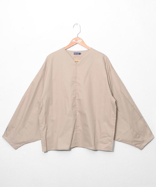 MinoriTY（マイノリティ）の「バルーン袖Vネックシャツ（シャツ/ブラウス・メンズ・ブラック/ベージュ・M/L）」の4枚目の写真