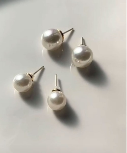 新品未使用　ベンアムン　パールピアス(両耳) CCロゴ パール ピアス(両耳用) - メルカリ