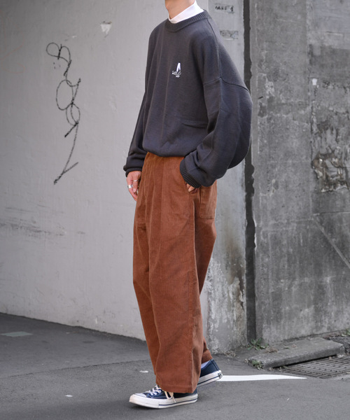 kutir(クティール)の「コーデュロイワンタックワイドパンツ(その他パンツ・メンズ・ダークパープル/ダークブラウン・MEDIUM/LARGE)」の4枚目の写真