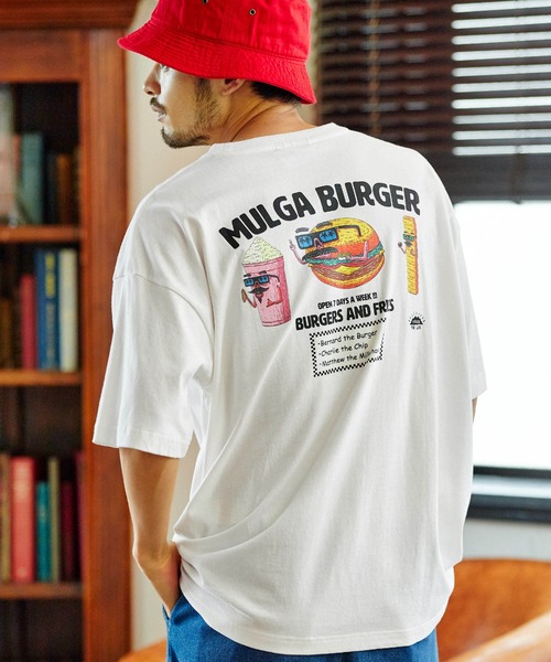 MULGA（モルガ）の「MULGA/モルガ 別注 ビッグシルエット ロゴ刺繍/背面プリント 半袖Tee（Tシャツ/カットソー・メンズ・ホワイト/ブラック/ベージュ/ホワイト系その他/ブラック系その他/ベージュ系その他/ホワイト系その他2/ホワイト系その他3/ブラック系その他2/ブラック系その他3/ベージュ系その他2/ベージュ系その他3・FREE）」の4枚目の写真