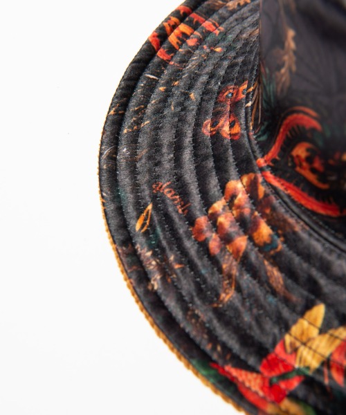 glamb(グラム)の「Corduroy reversible bucket hat / コーデュロイリバーシブルバケットハット(ハット・メンズ・ベージュ/ブラック・M/L)」の4枚目の写真